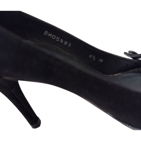 Stuart Weitzman Black Suede Almond Toe Pumps Size 6.5M - Picture 8 of 8